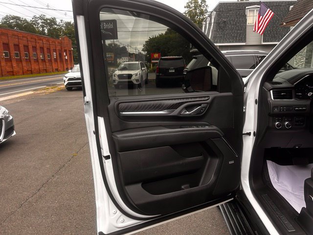 Used 2021 GMC Yukon Denali w/ Denali Premium Package AWD/4WD image 12
