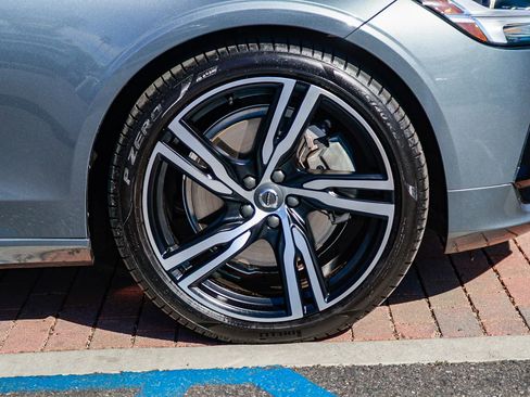 Used 2020 Volvo S90 T8 Inscription image 10