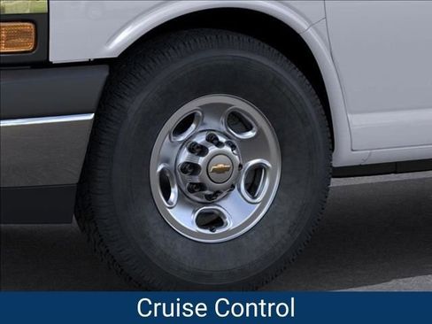 New 2026 Chevrolet Express 2500 image 10