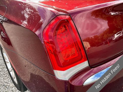 Used 2015 Chrysler 300 Limited RWD image 25