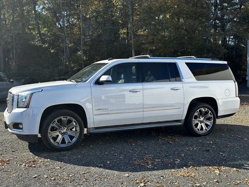 Used 2015 GMC Yukon XL Denali w/ Touring Package image 3