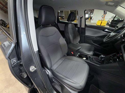 Used 2022 Volkswagen Taos SE image 16