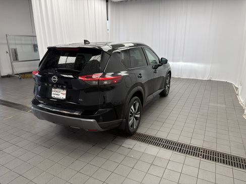 Used 2024 Nissan Rogue SL w/ SL Premium Package FWD image 4