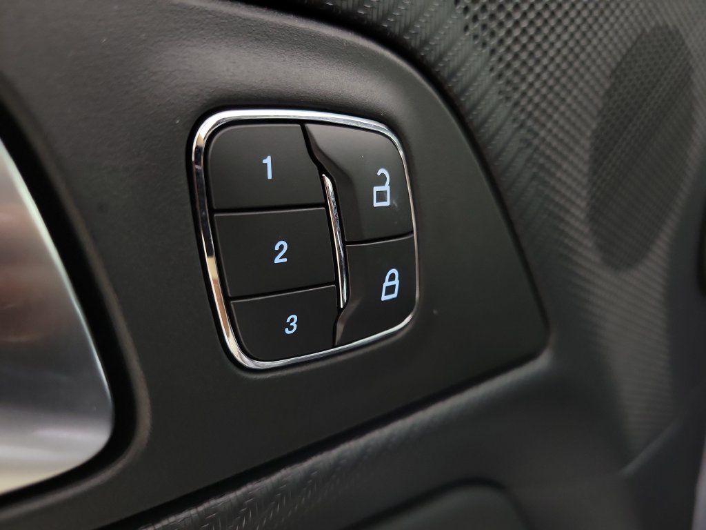 Used 2025 Ford Mustang GT Premium RWD image 17