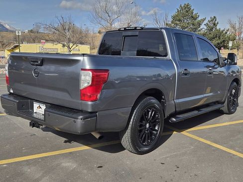 Used 2019 Nissan Titan SL w/ Midnight Edition image 8
