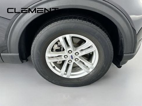 Certified 2022 Ford Explorer XLT w/ Equipment Group 202A AWD/4WD image 37