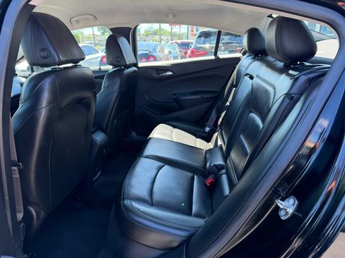 Used 2017 Chevrolet Cruze Premier FWD image 11