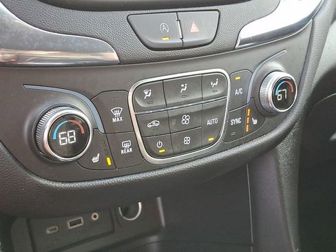 Used 2023 Chevrolet Equinox LT AWD/4WD image 16