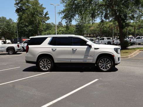 Used 2021 GMC Yukon Denali w/ Denali Ultimate Package AWD/4WD image 12