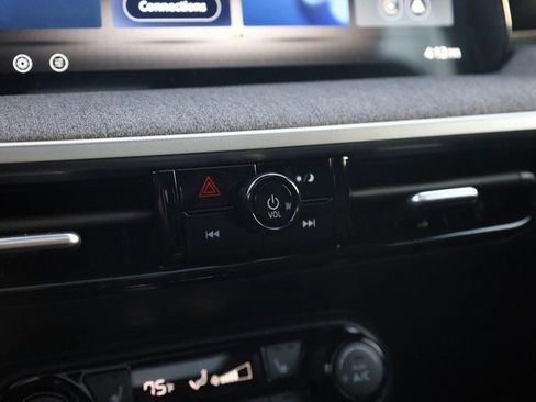 New 2026 Nissan Kicks SV w/ SV Premium Package image 14