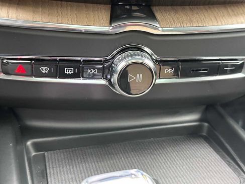 New 2026 Volvo XC60 B5 Ultra w/ Protection Package Premier image 32