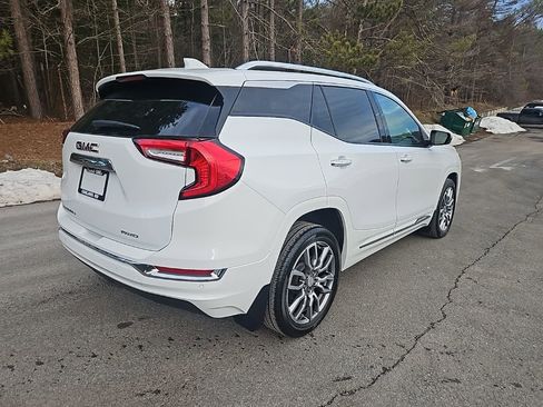 Used 2023 GMC Terrain Denali image 5