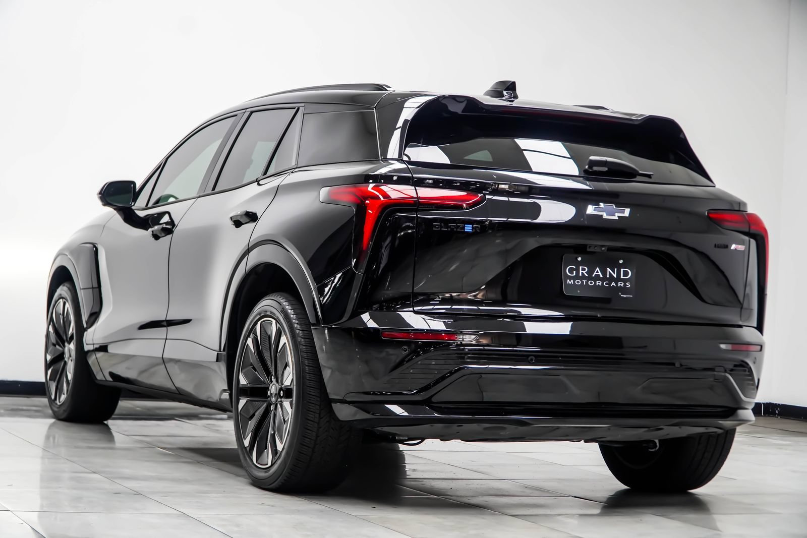 Used 2024 Chevrolet Blazer EV RS AWD/4WD image 9