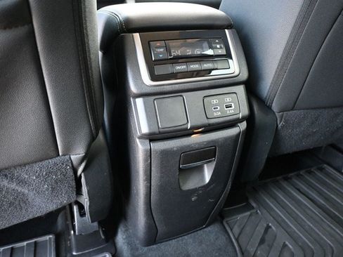 Used 2025 Subaru Ascent Onyx Edition AWD/4WD image 19