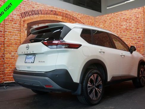 Used 2022 Nissan Rogue SV w/ SV Premium Package image 7