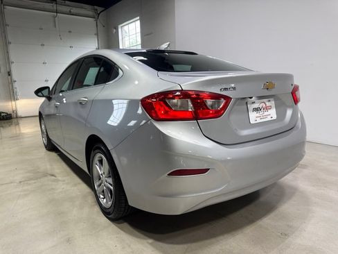 Used 2017 Chevrolet Cruze LT FWD image 5
