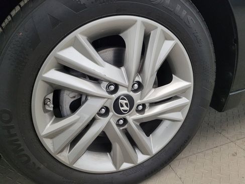 Used 2019 Hyundai Elantra Value Edition w/ Cargo Package image 31