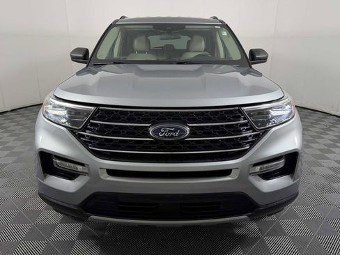Used 2020 Ford Explorer XLT w/ Equipment Group 202A AWD/4WD image 2