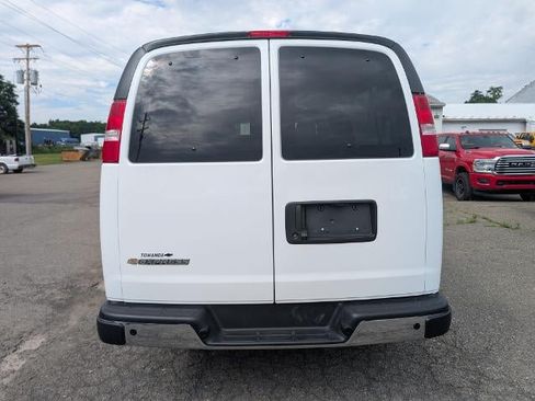 Used 2025 Chevrolet Express 3500 LT w/ LT Preferred Equipment Group RWD image 5