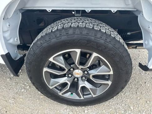Used 2025 Chevrolet Silverado 1500 LT w/ Z71 Off-Road Package AWD/4WD image 27