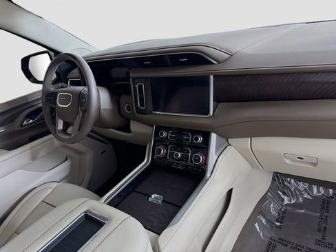 Used 2024 GMC Yukon Denali w/ Advanced Technology Package image 33