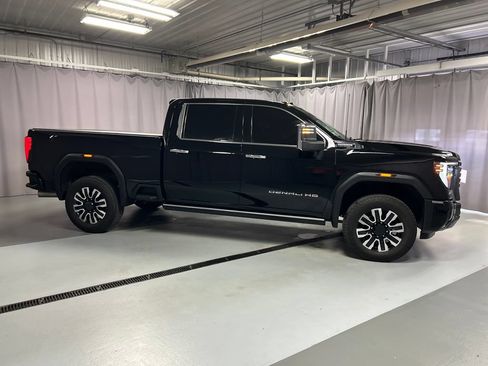 Used 2024 GMC Sierra 2500 Denali Ultimate AWD/4WD image 8
