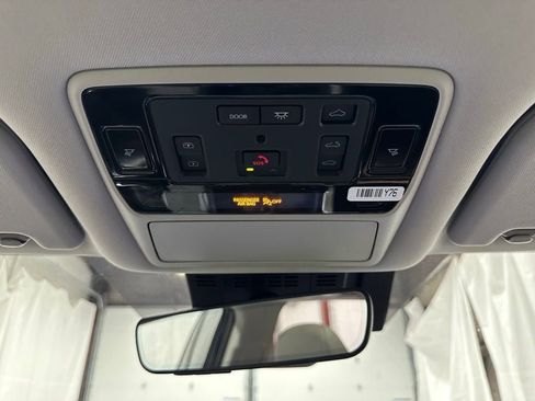 Used 2025 Toyota Grand Highlander AWD image 40