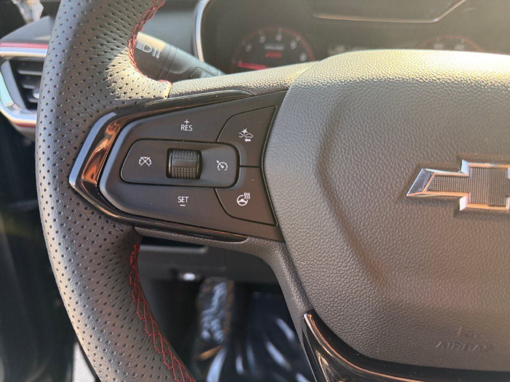 Used 2023 Chevrolet TrailBlazer RS w/ Convenience Package AWD/4WD image 15