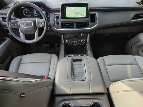 Certified 2024 GMC Yukon SLT w/ SLT Luxury Package image 30