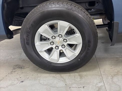Used 2024 Chevrolet Silverado 1500 LT AWD/4WD image 32