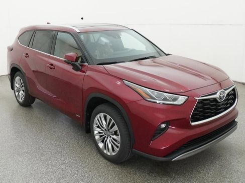 New 2026 Toyota Highlander Platinum image 13