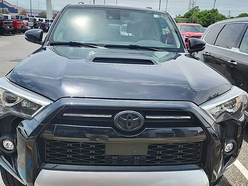 Used 2021 Toyota 4Runner TRD Off-Road Premium AWD/4WD image 2