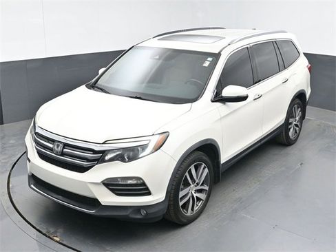 Used 2017 Honda Pilot Touring image 38