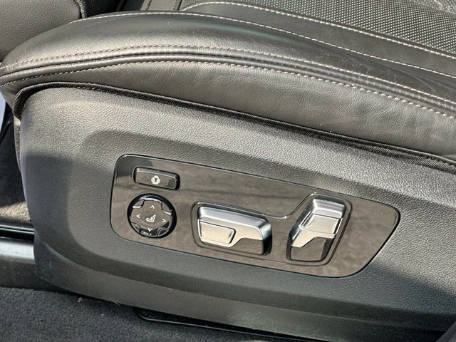 Certified 2025 BMW X7 xDrive40i AWD/4WD image 32