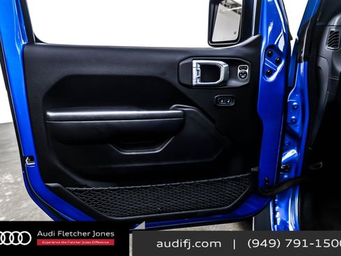 Used 2024 Jeep Wrangler Unlimited Rubicon image 21