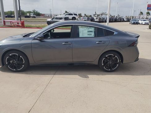 New 2026 Nissan Sentra SR w/ Floor Mat Package FWD image 14