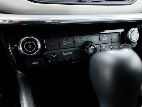 Used 2022 Jeep Compass Limited image 26