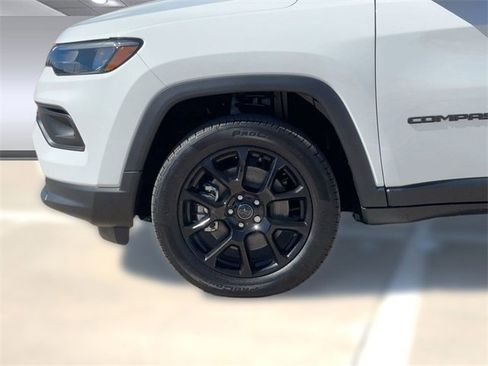 New 2026 Jeep Compass Latitude image 12