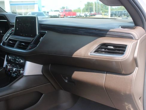 Used 2022 GMC Yukon XL SLT w/ SLT Premium Package RWD image 37