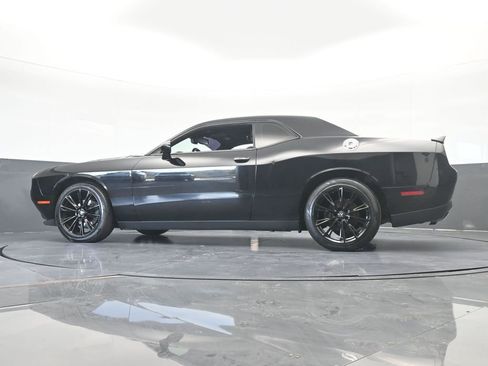 Used 2019 Dodge Challenger SXT image 55