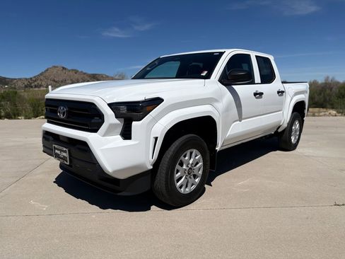 Used 2024 Toyota Tacoma SR AWD/4WD image 1