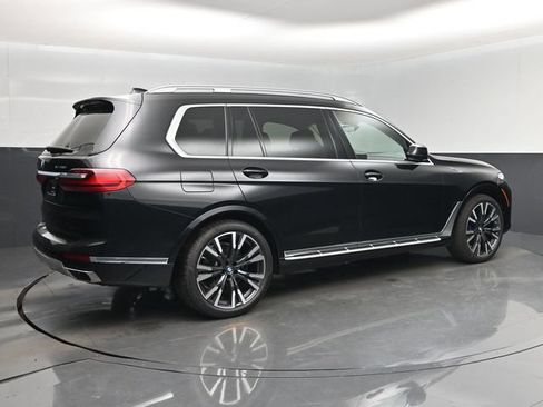 Used 2022 BMW X7 xDrive40i w/ Executive Package AWD/4WD image 3