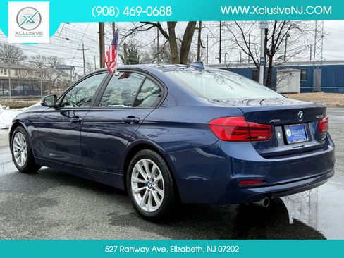 Used 2018 BMW 320i xDrive Sedan w/ Premium Package image 2