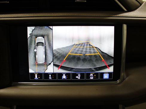 Used 2023 GMC Yukon XL Denali RWD image 16