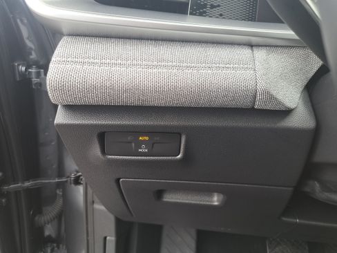 Certified 2025 Volkswagen Tiguan S AWD/4WD image 24