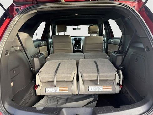 Used 2014 Ford Explorer XLT w/ Equipment Group 202A image 11