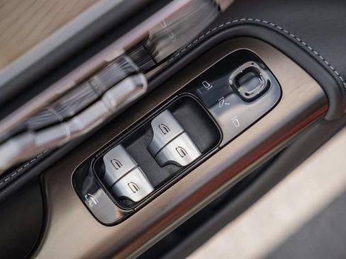 Used 2022 Mercedes-Benz SL 63 AMG 4MATIC image 41