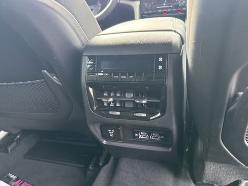 Used 2024 Jeep Grand Cherokee L Laredo w/ Luxury Tech Group I image 40