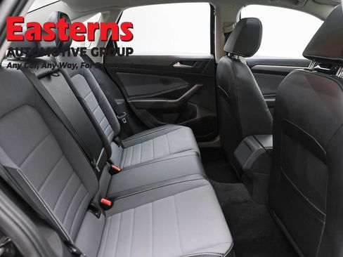 Used 2025 Volkswagen Jetta SE FWD image 22