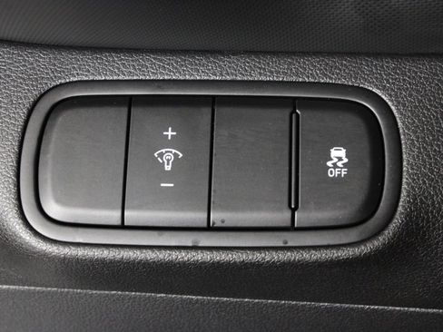 Certified 2026 Hyundai Venue SE FWD image 24